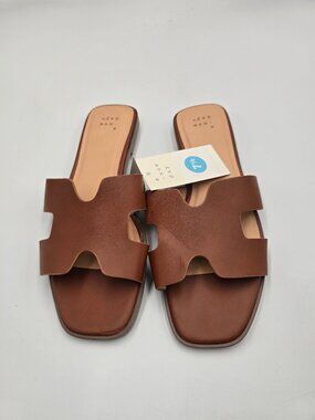 Universal Thread Carla Sandal
